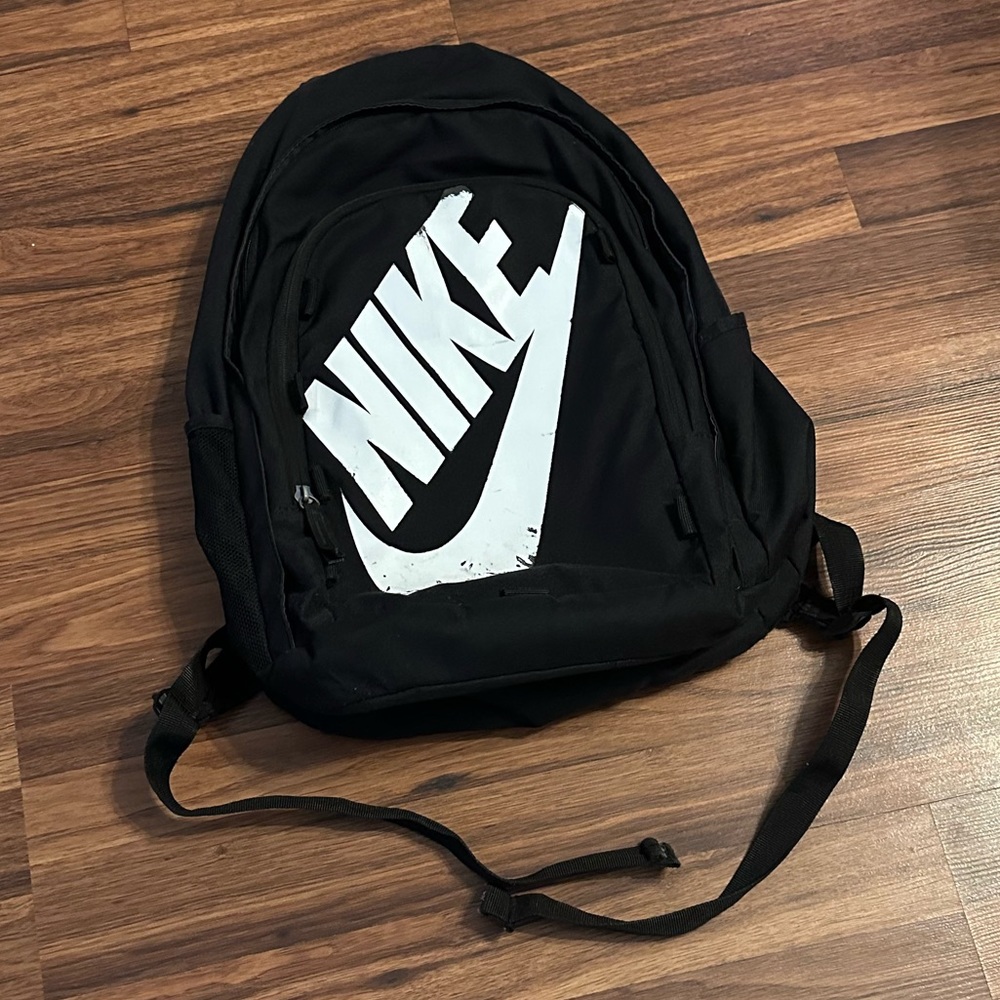 Nike Essential Backpack - image 3